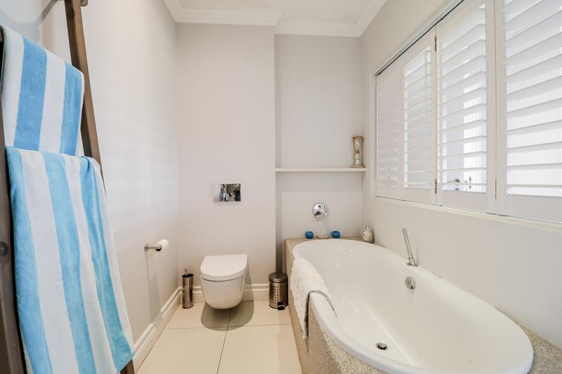 To Let 5 Bedroom Property for Rent in Pinnacle Point Golf Estate Western Cape